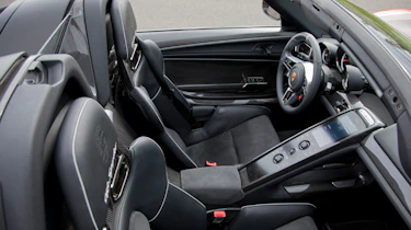 2013 Porsche 918 Spyder seats interior