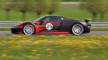 2013 Porsche 918 Spyder side profile
