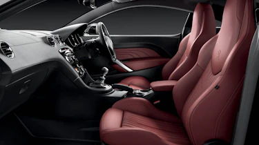 Peugeot RCZ Magnetic red leather interior