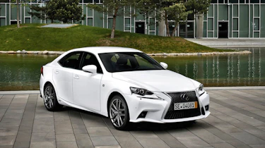 Lexus IS 300h F-Sport