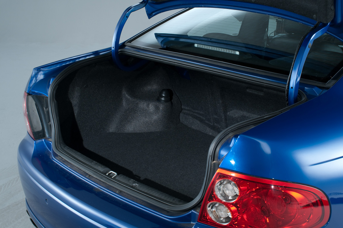 Vauxhall Monaro boot