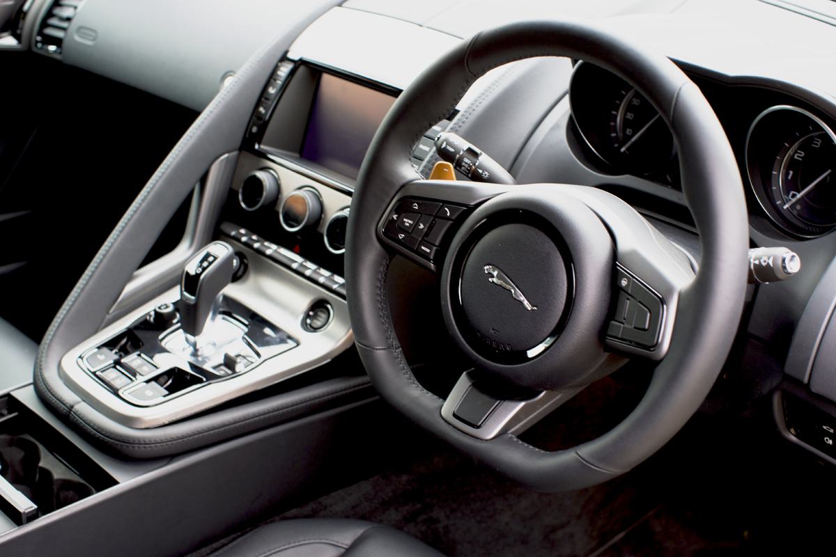 2013 Jaguar F-type V6 flat bottom steering wheel dashboard