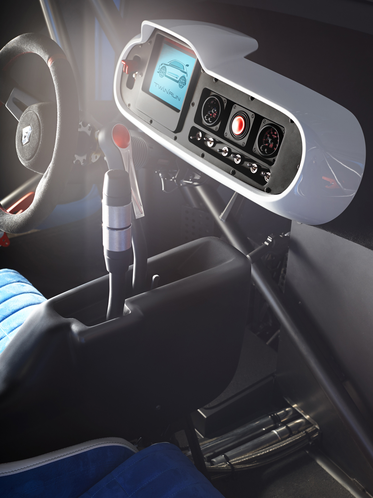 Renault TwinRun V6 hot hatch concept interior gearstick