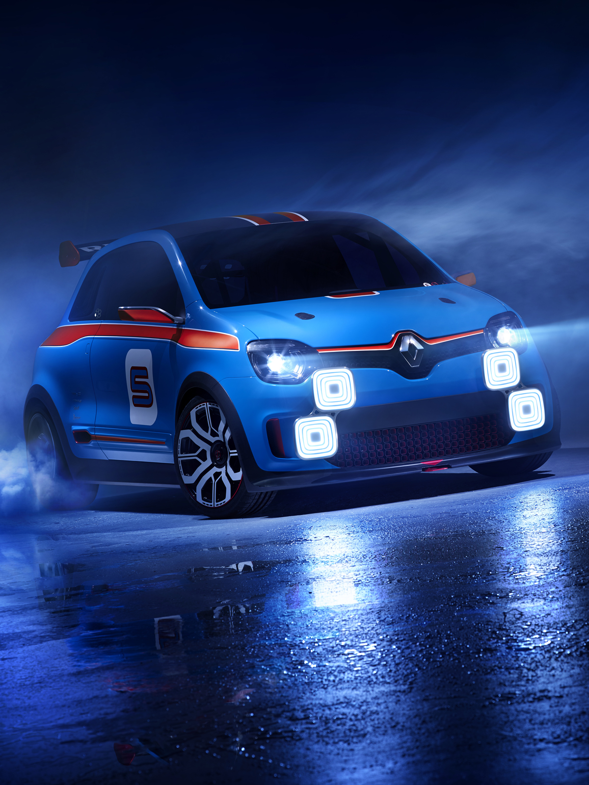 Renault TwinRun V6 hot hatch concept front LED spotlights
