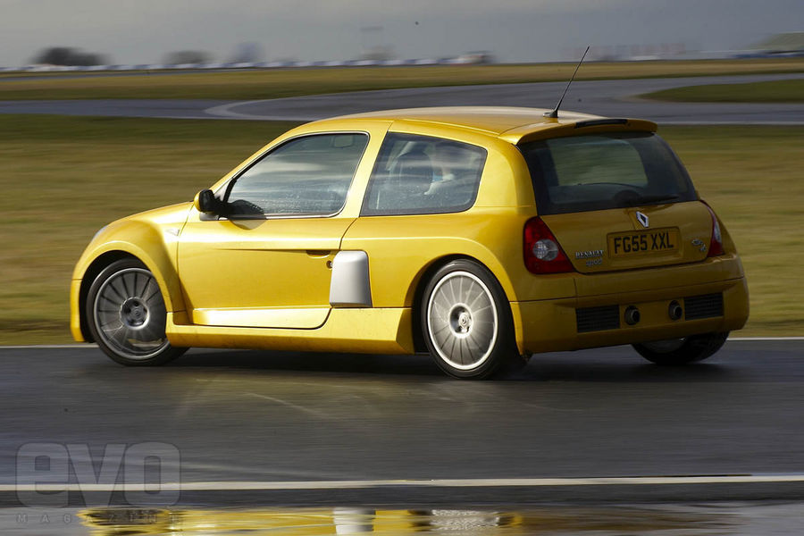 Clio V6 255