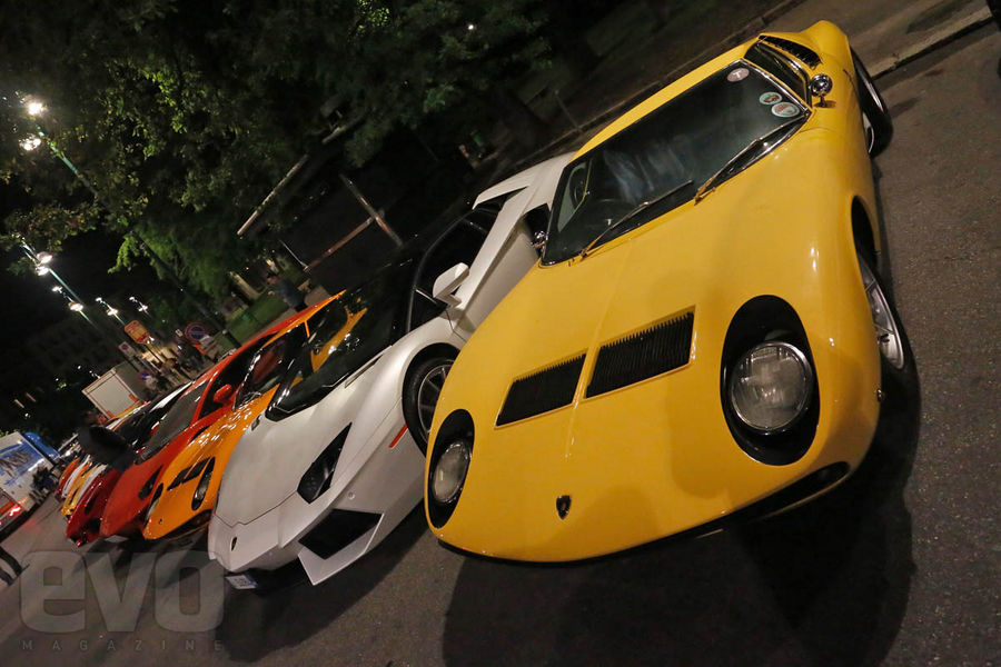 Lamborghini V12 timeine video