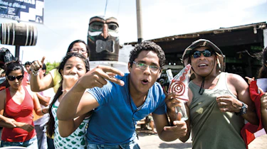 Local crowds love the Dakar rally