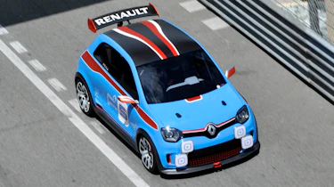 Renault TwinRun blue and red