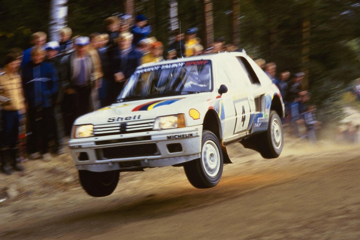 205 T16 rally car