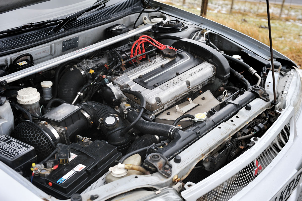 Mitsubishi Evo I engine bay