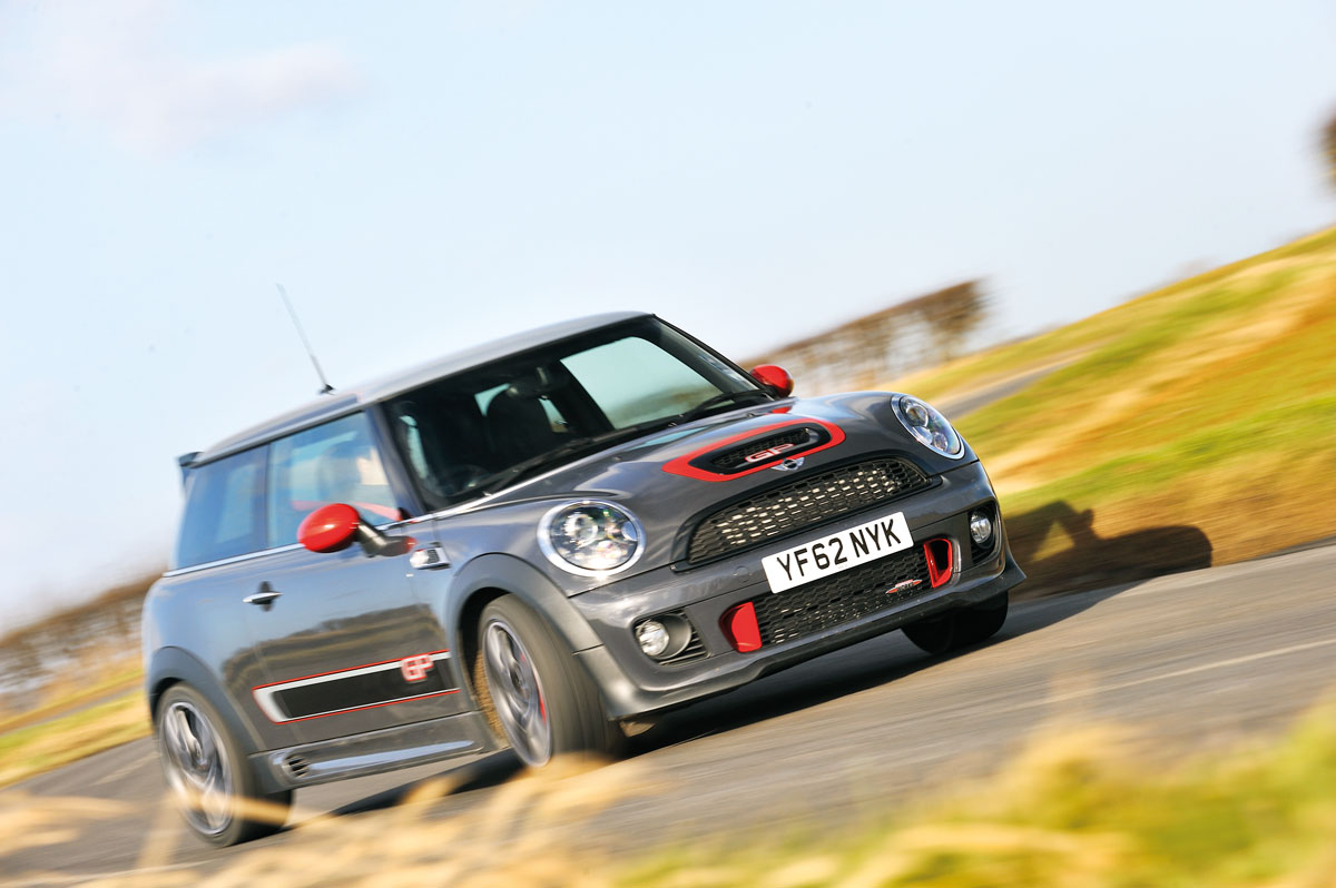 MINI GP cornering