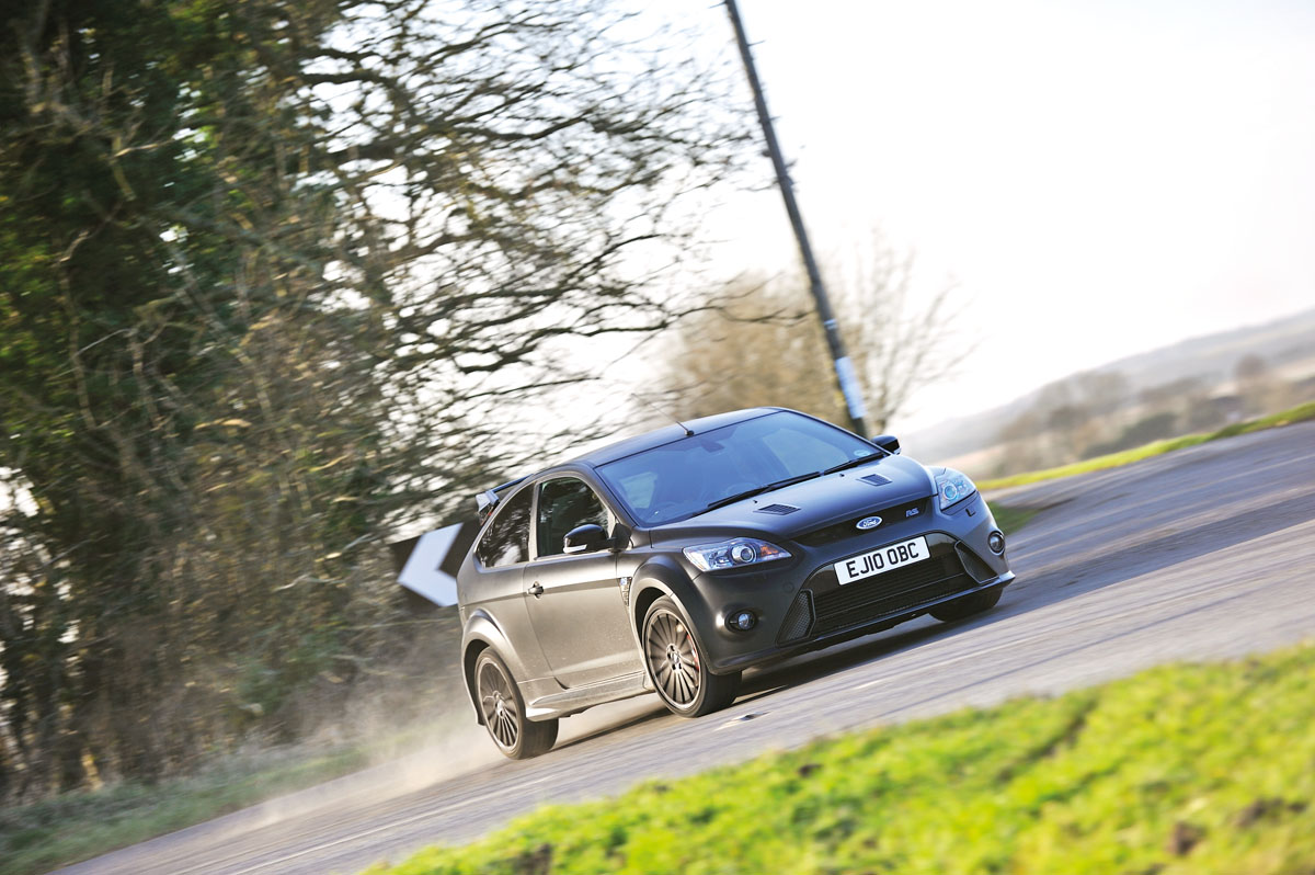 Ford Focus RS500 going sideways