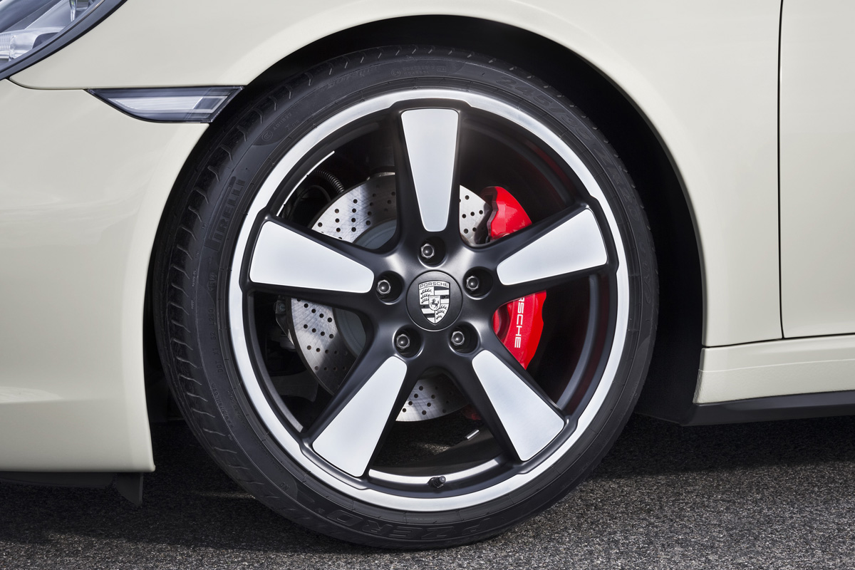 Porsche 911 50 Years Edition Fuchs alloy wheel