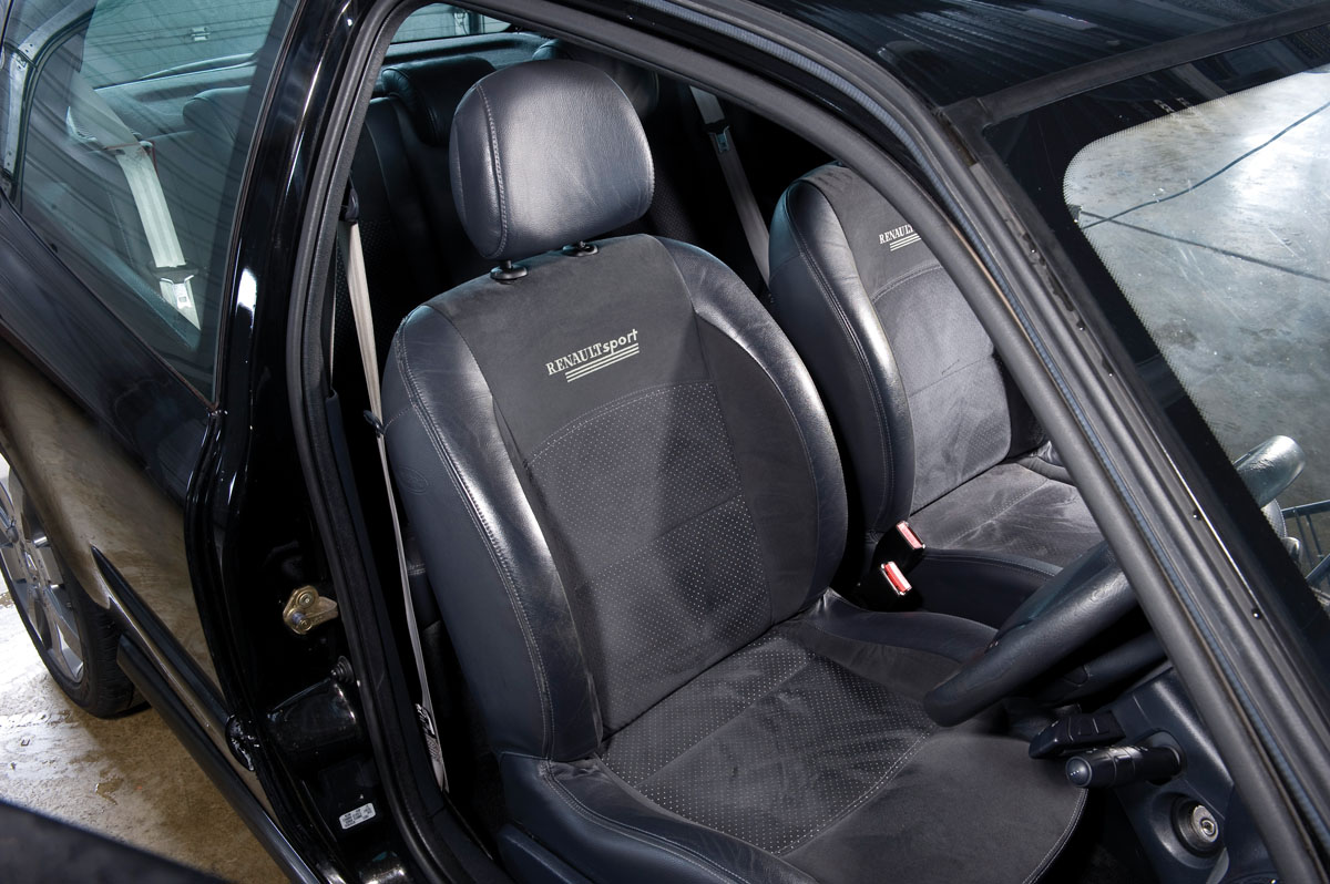 Renaultsport Clio 182 interior