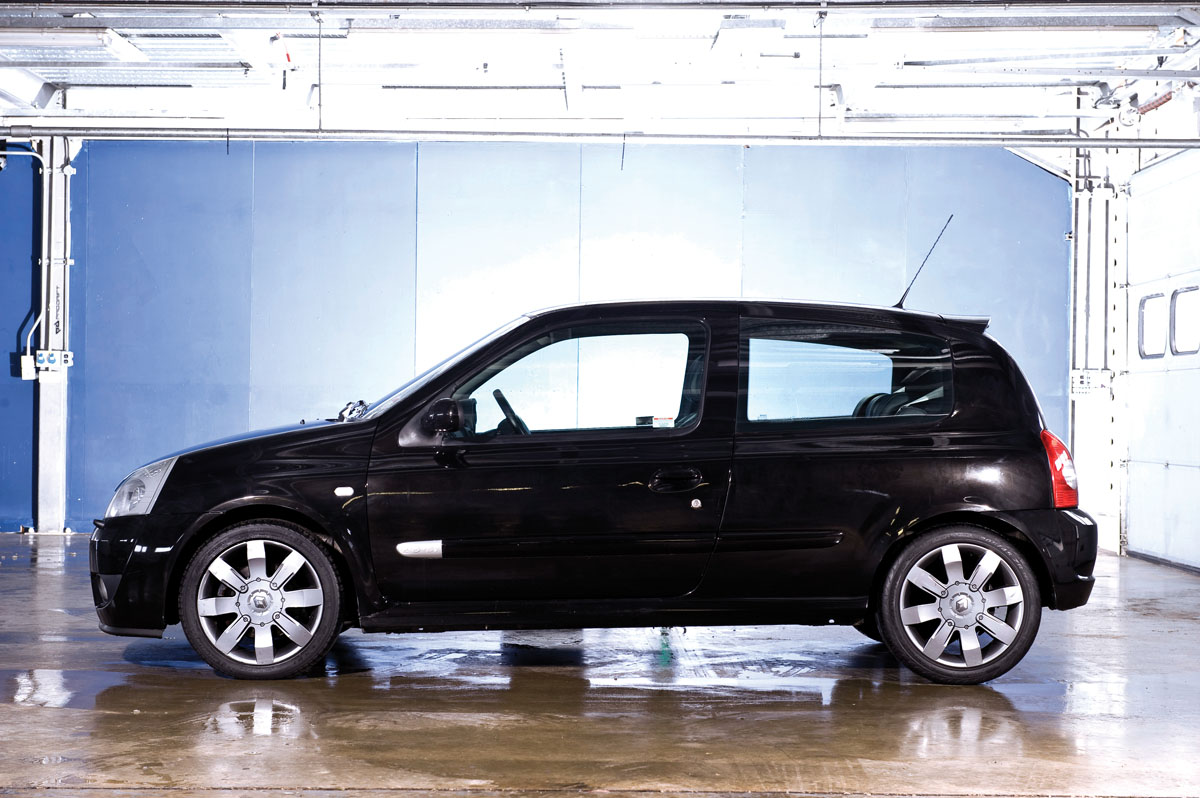 Renaultsport Clio 182 side profile