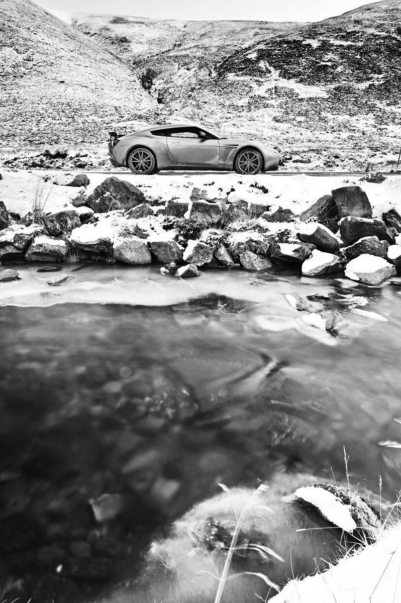 Aston Martin V12 Zagato side profile