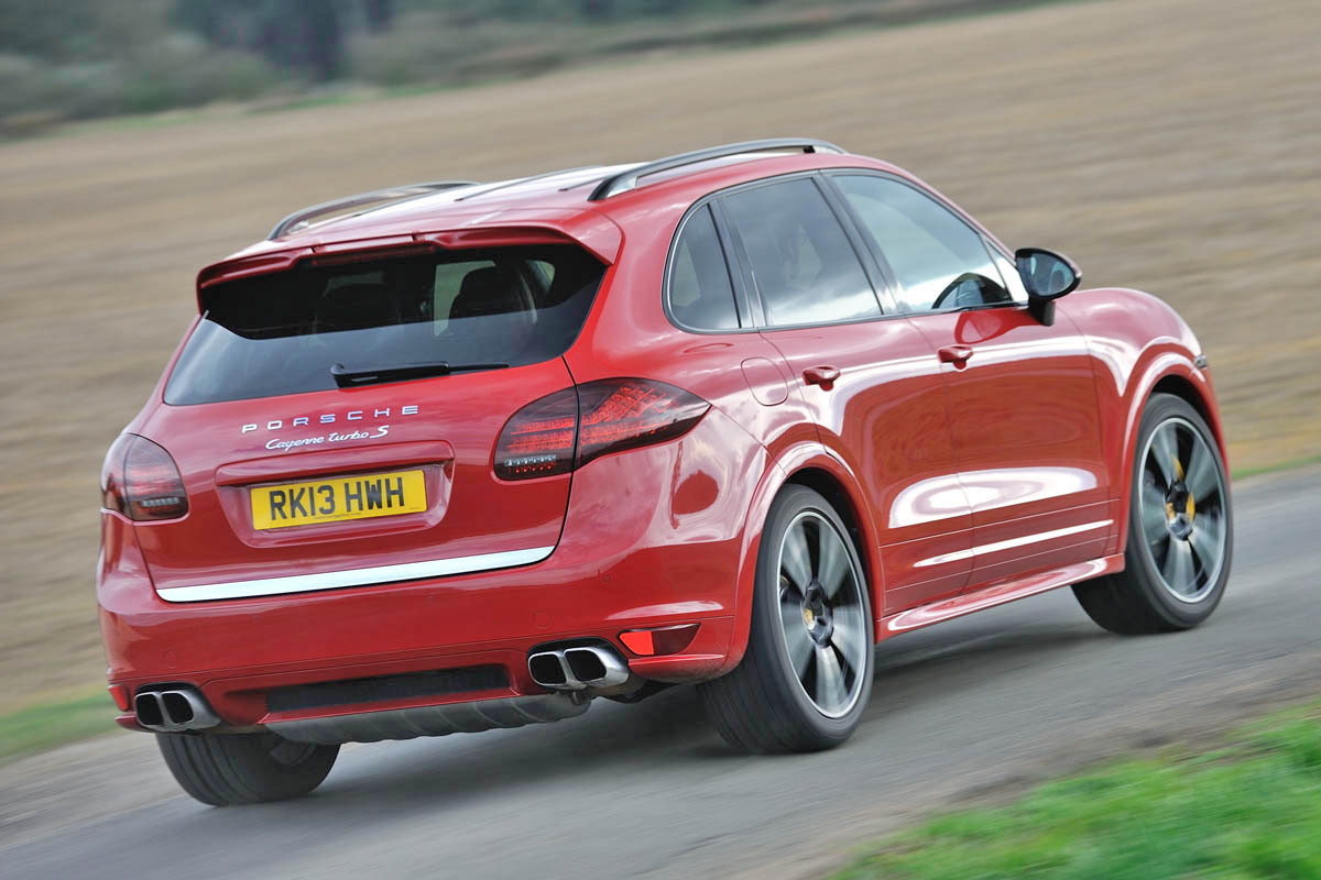 Porsche Cayenne Turbo S red