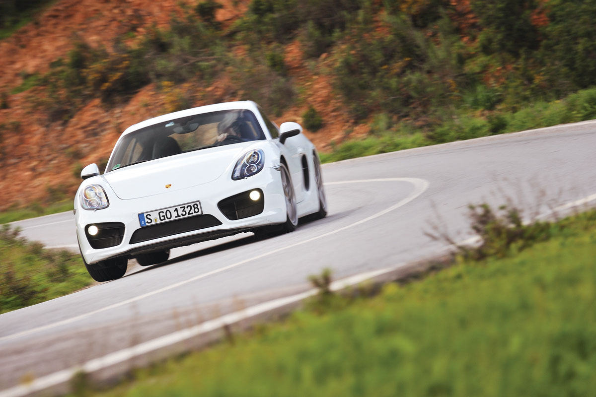 Porsche Cayman S 2013 hard cornering