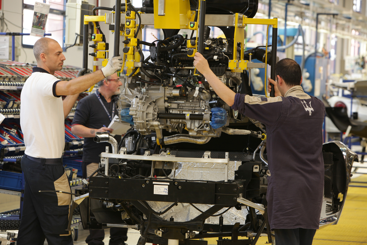 Alfa Romeo 4C: tech rundown and video turbo engine