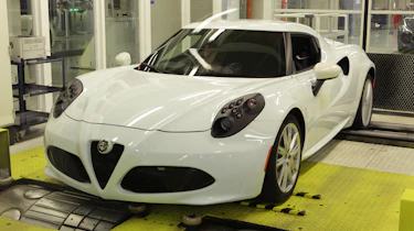 Alfa Romeo 4C: tech rundown and video white