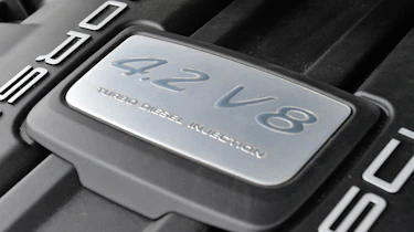 2013 Porsche Cayenne S Diesel engine cover