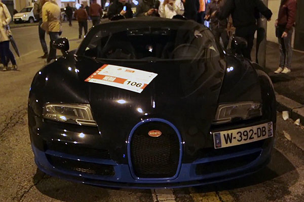 Bugatti Veyron Grand Sport Vitesse on the Mille Miglia video