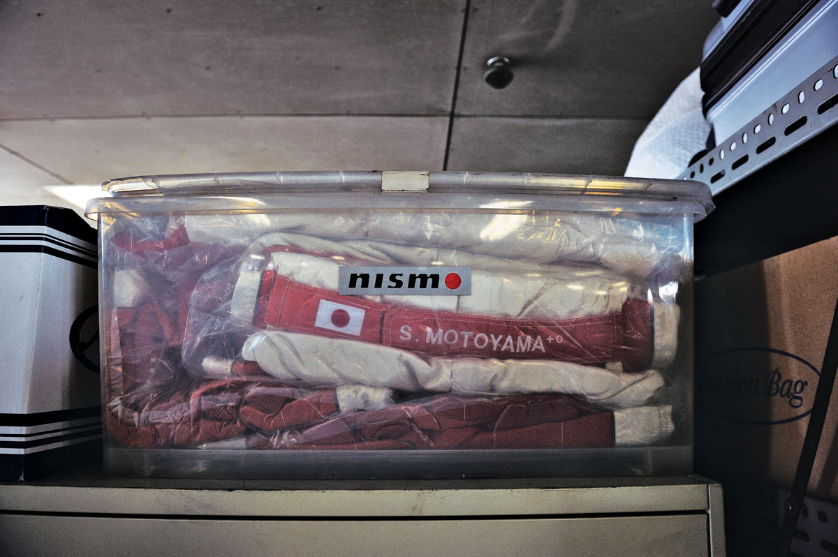 NISMO race suits
