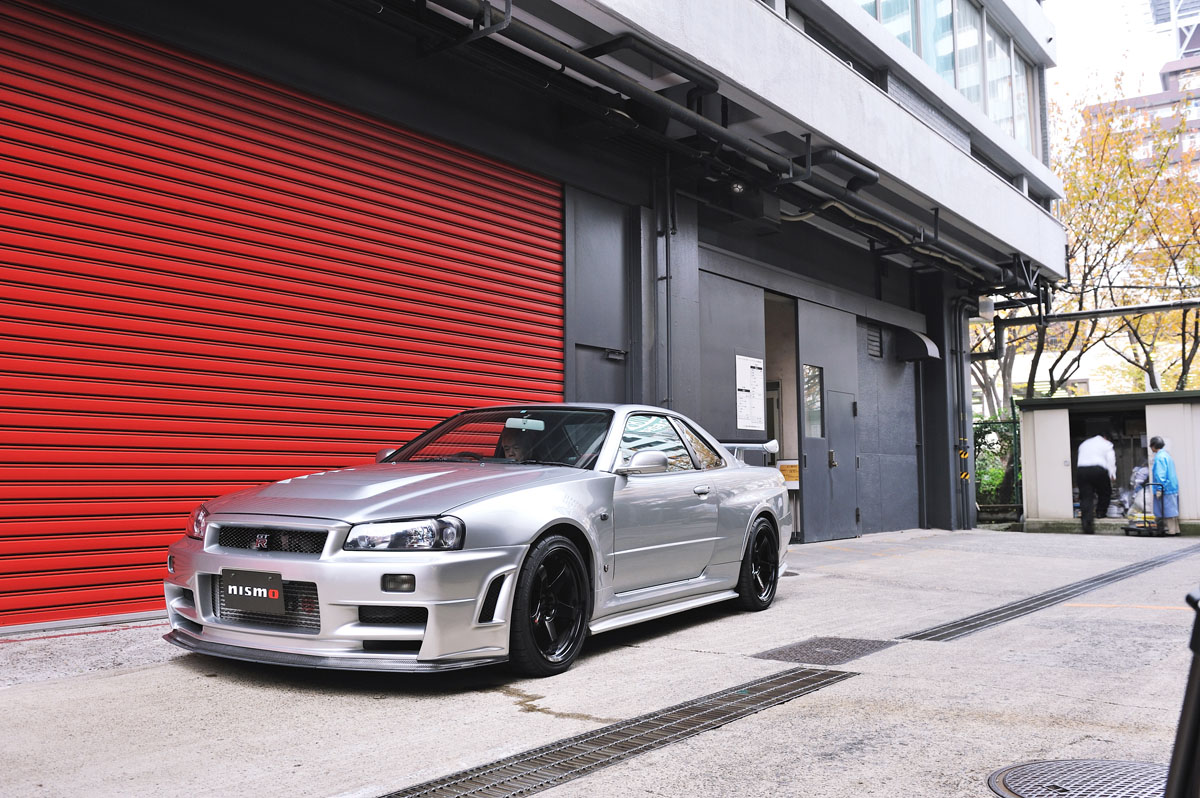 Nissan Skyline R34 at the NISMO factory