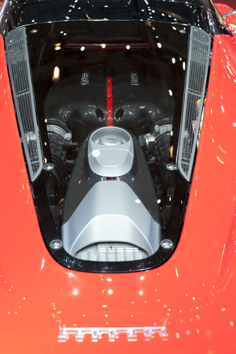LaFerrari engine