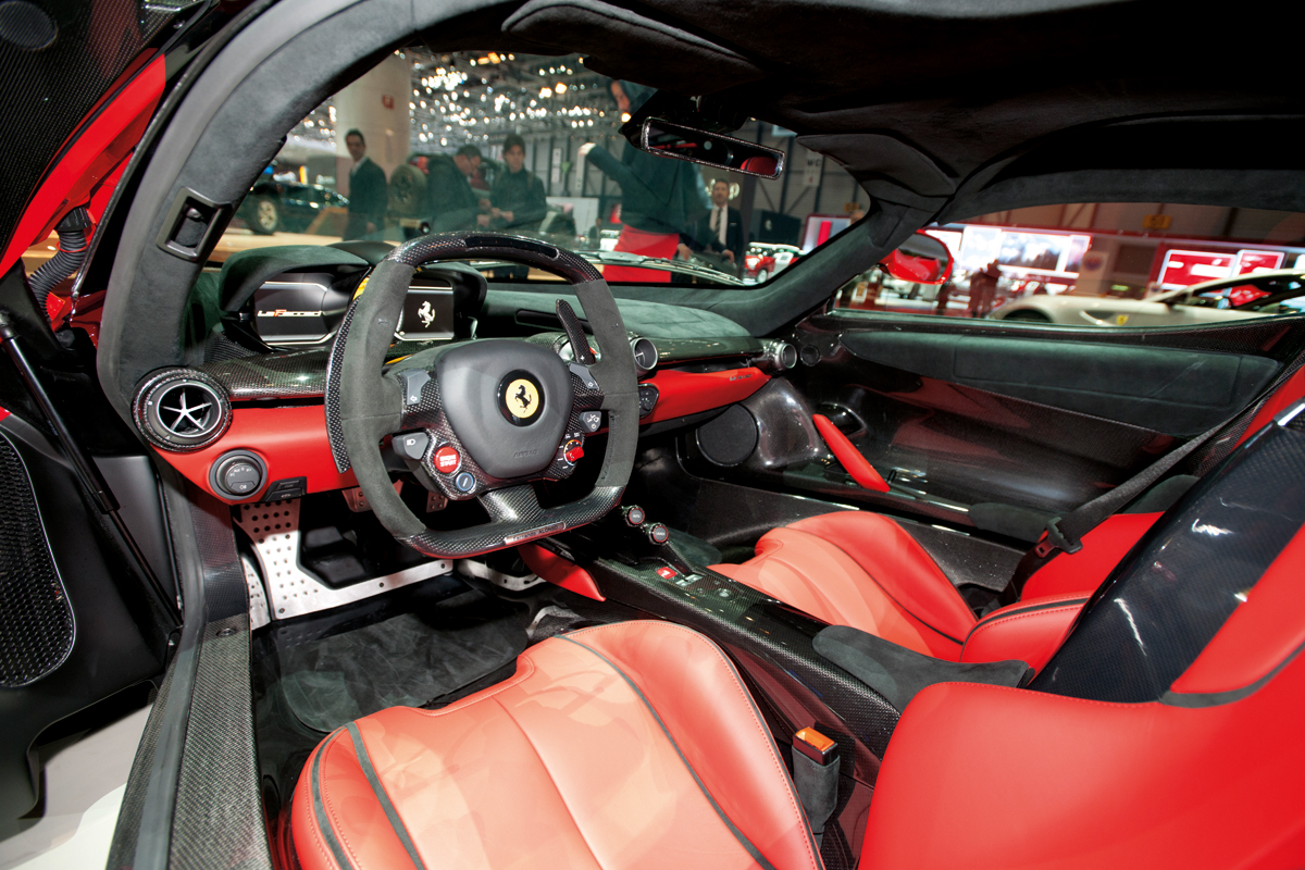 LaFerrari interior