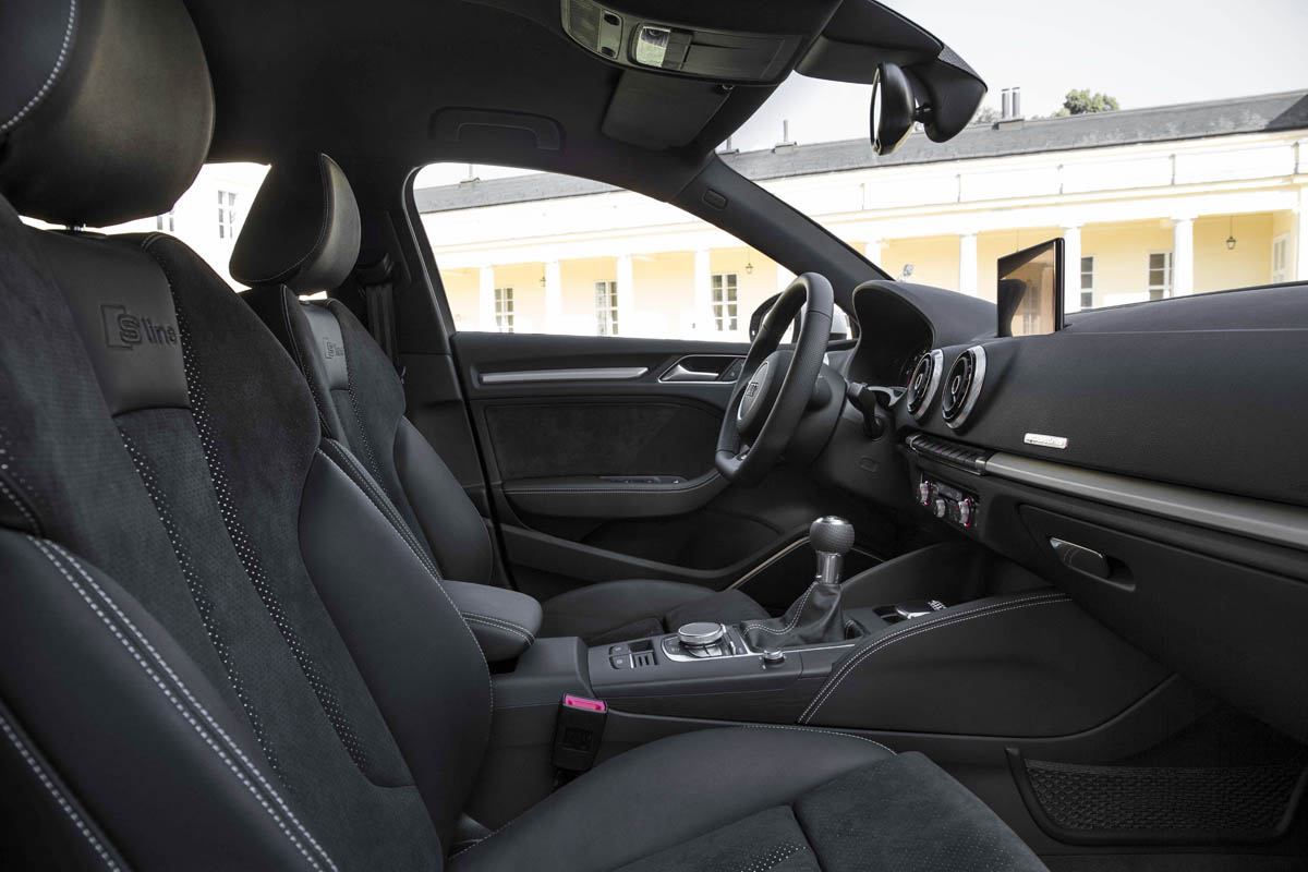 2013 Audi A3 Saloon front seats