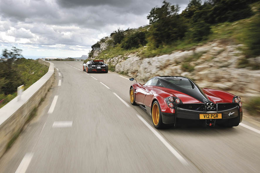 Bugatti Veyron Grand Sport Vitesse vs Pagani Huayra evo Magazine