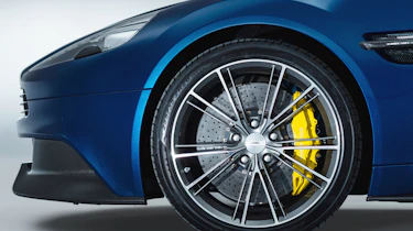 Aston Martin Vanquish Volante alloy wheel carbon ceramic brakes