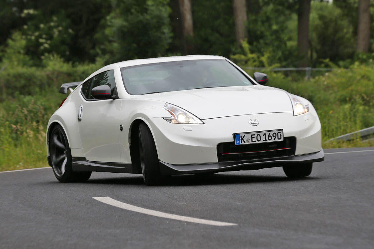 2013 Nissan 370Z Nismo slide sideways