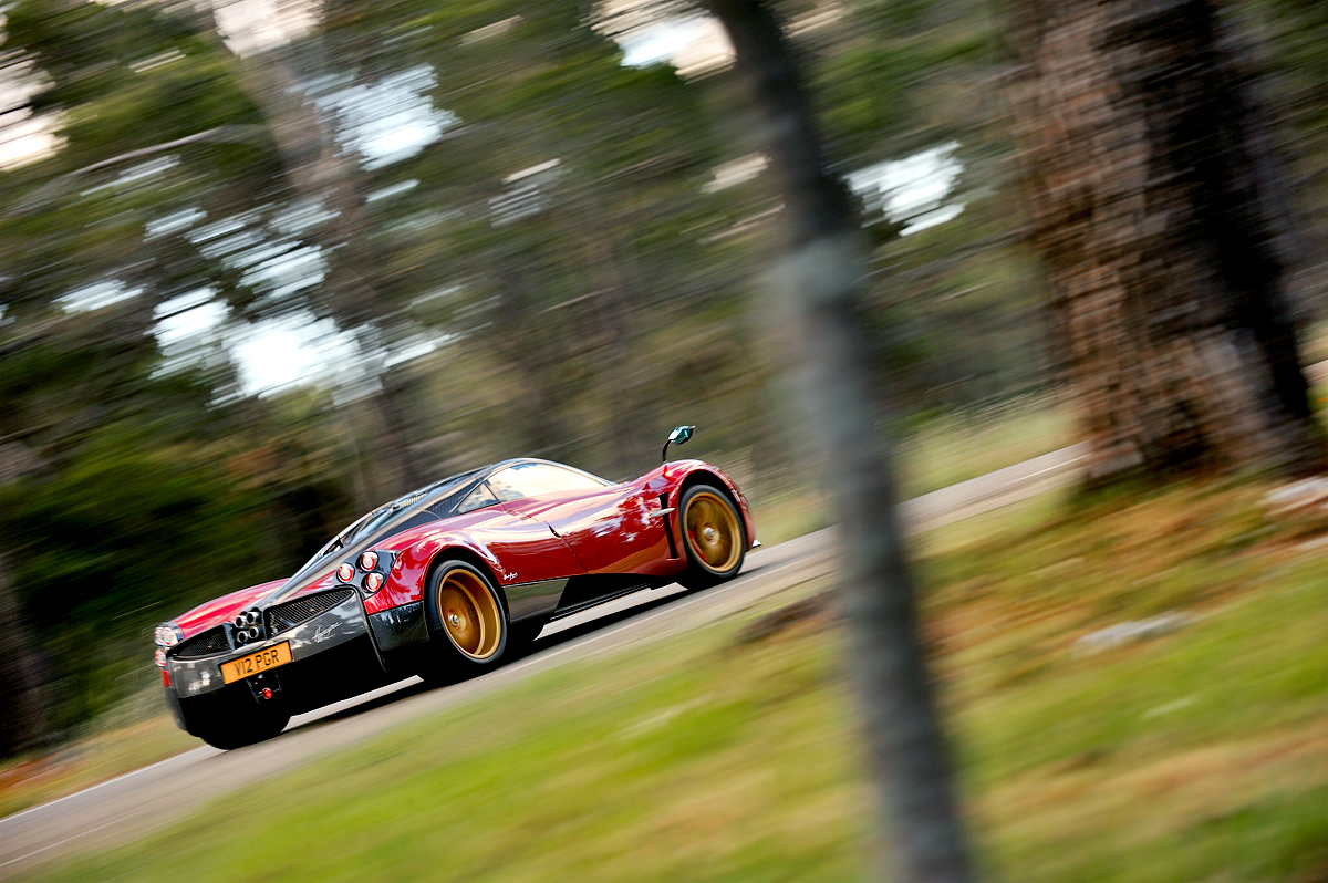 Pagani Huayra metallic red supercar video
