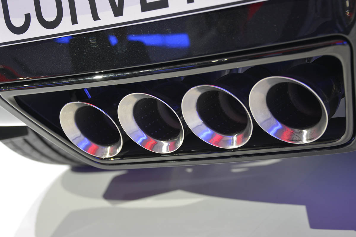 Chevrolet Corvette Stingray: UK price quad exhaust pipes