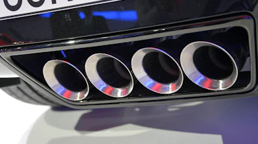 Chevrolet Corvette Stingray: UK price quad exhaust pipes