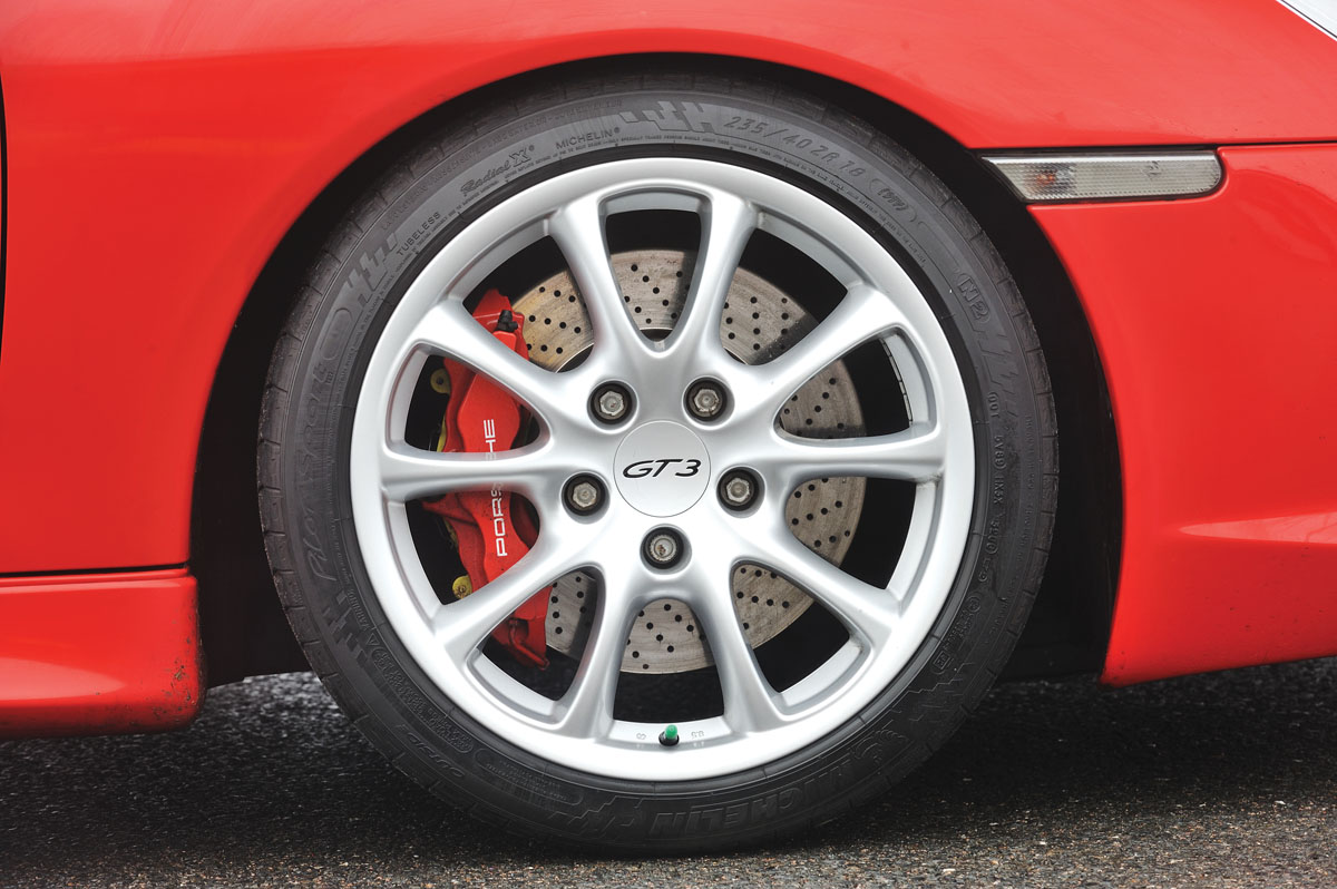 Porsche 911 GT3 996 wheel