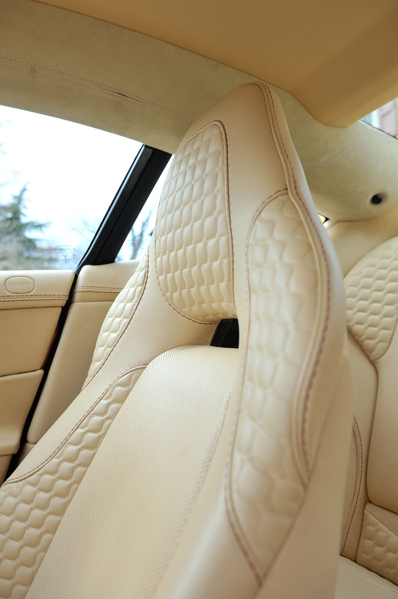 Aston Martin V12 Vanquish leather seat