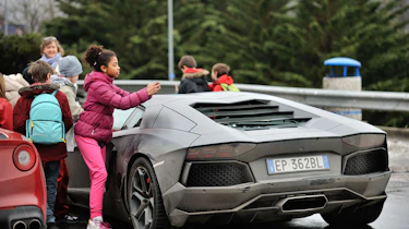 Kids looking at supercars - Ferrari F12 v Lamborghini Aventador and Aston Martin V12 Vanquish