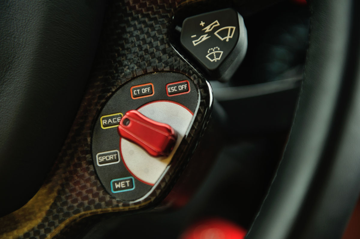 Ferrari F12 race mode
