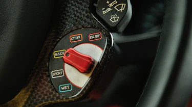 Ferrari F12 race mode