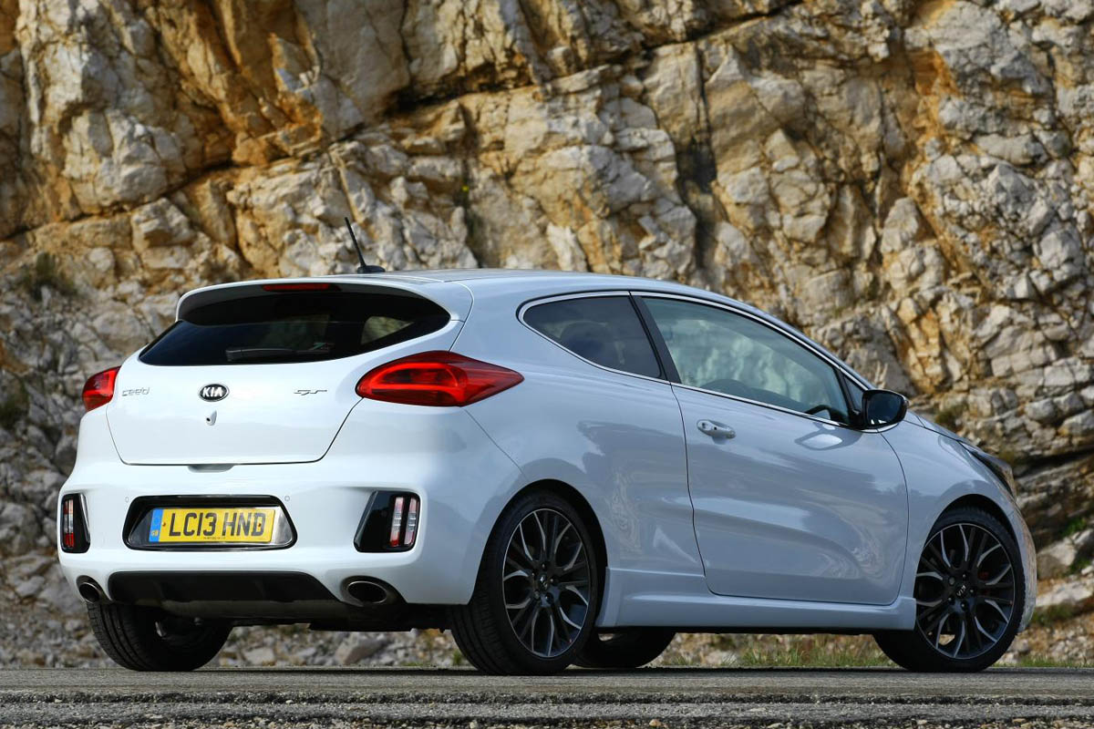Kia Procee'd GT white rear