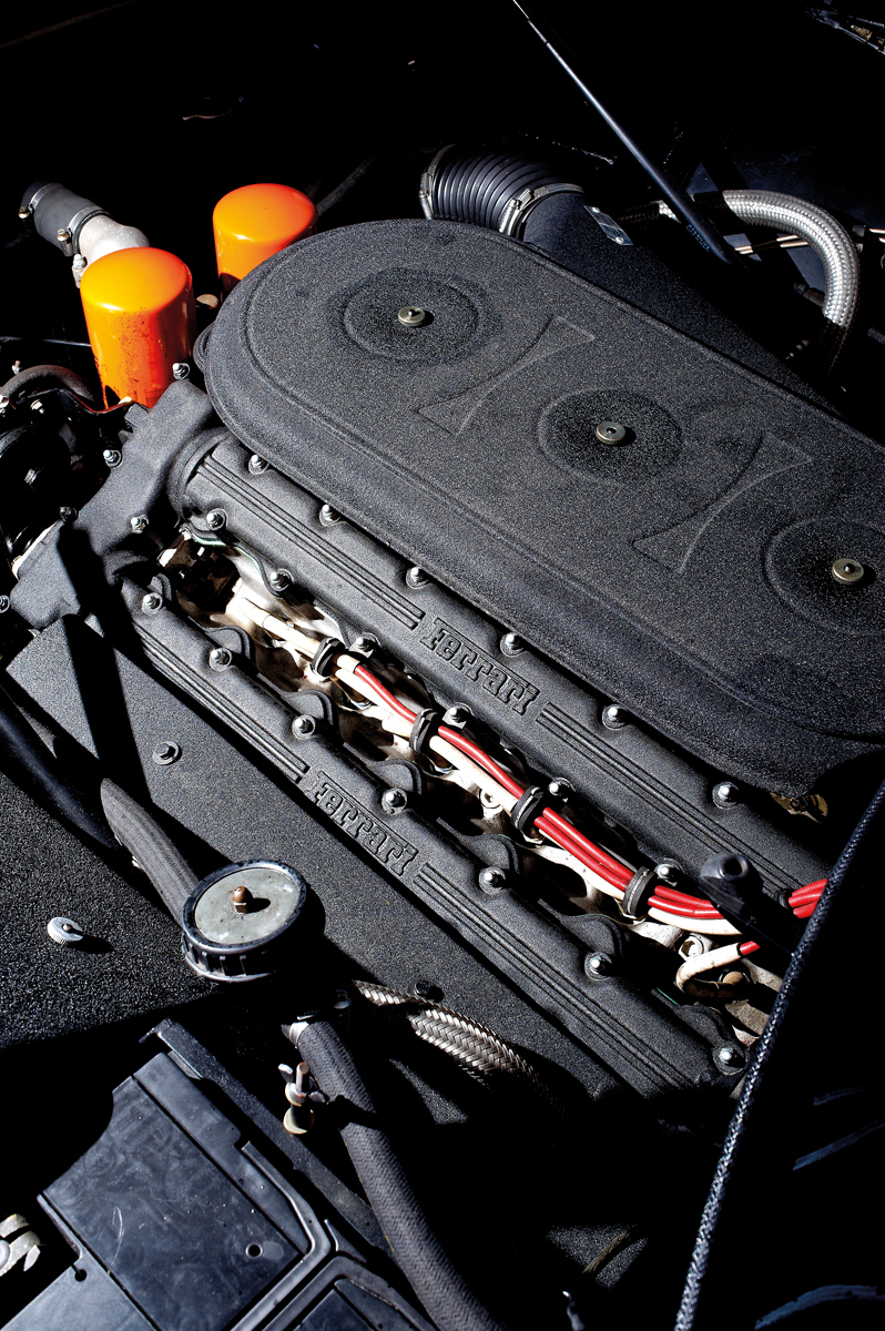 Ferrari 365 GTB/4 Daytona engine