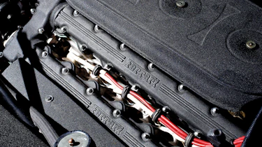 Ferrari 365 GTB/4 Daytona engine