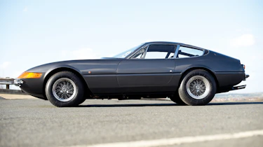 Ferrari 365 GTB/4 Daytona side profile