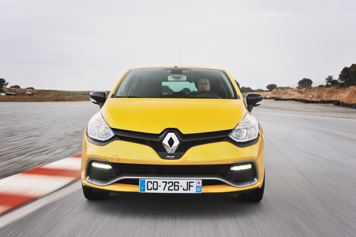 Renaultsport Clio 200 Turbo front, on track cup chassis