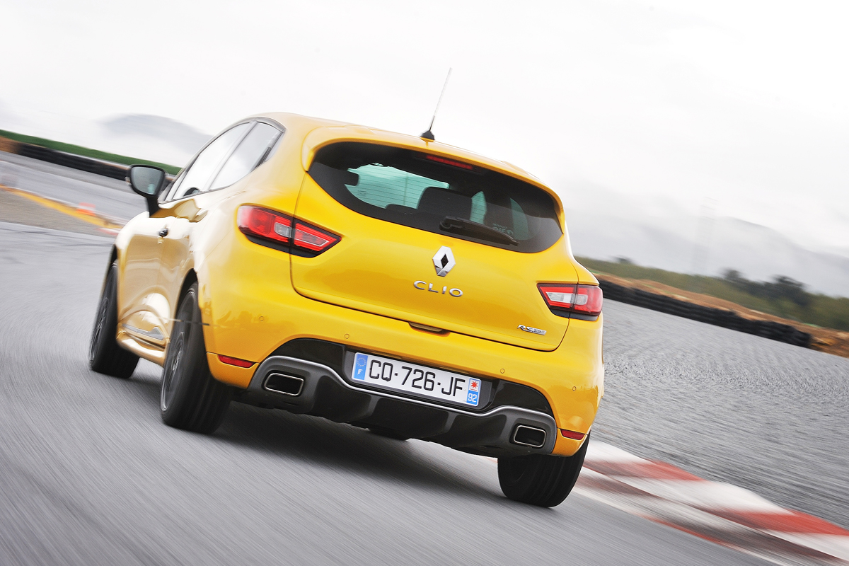 Renaultsport Clio 200 Turbo rear on track with cup chassis