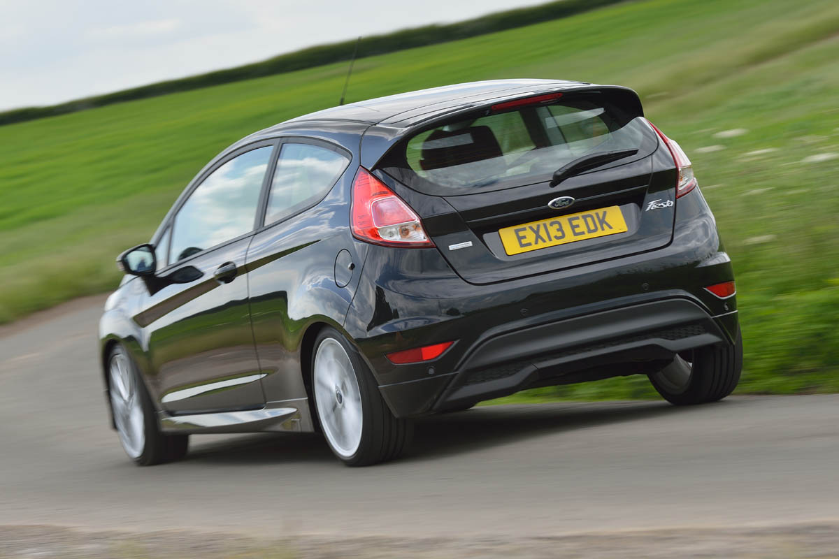 2013 Ford Fiesta 1.0 Ecoboost Zetec S cornering rear