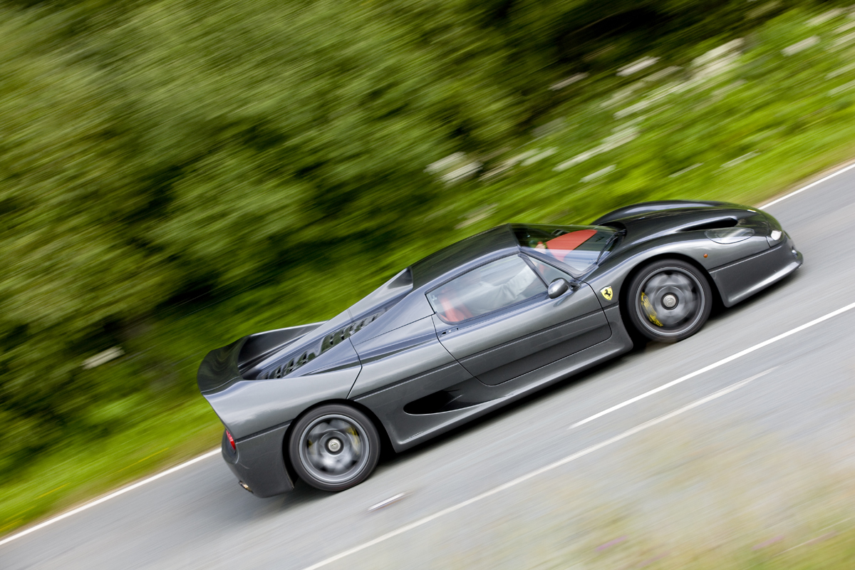 Ferrari F50 side tracking
